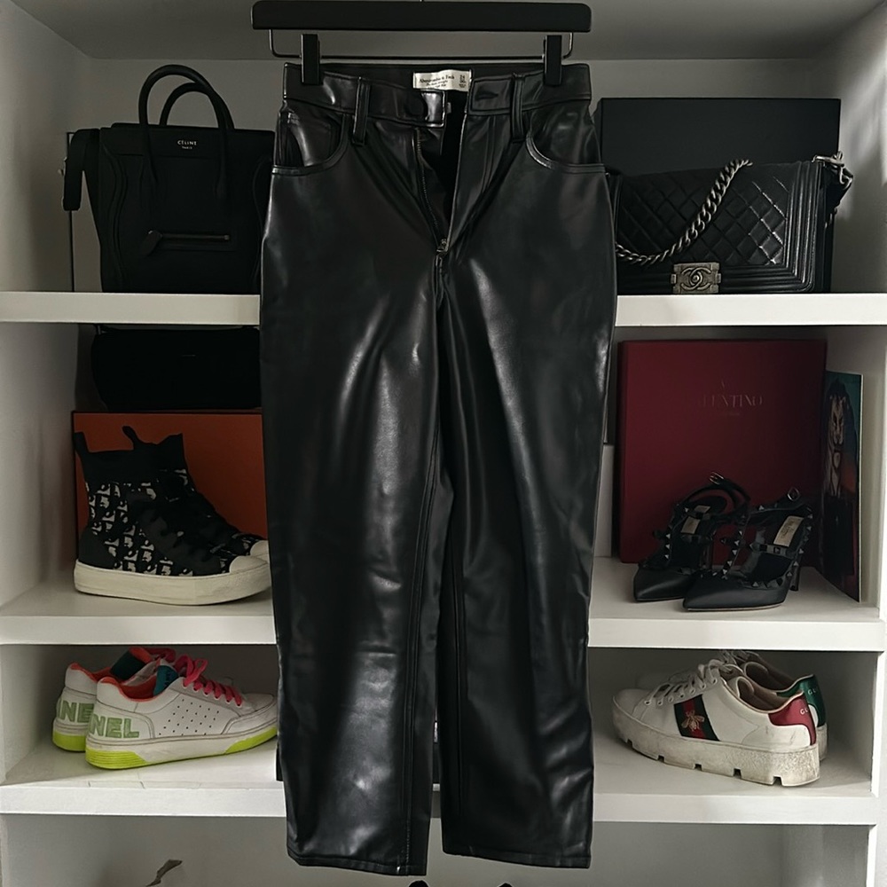 Abercrombie & fitch vegan leather straight ankle pants curve love 24 short